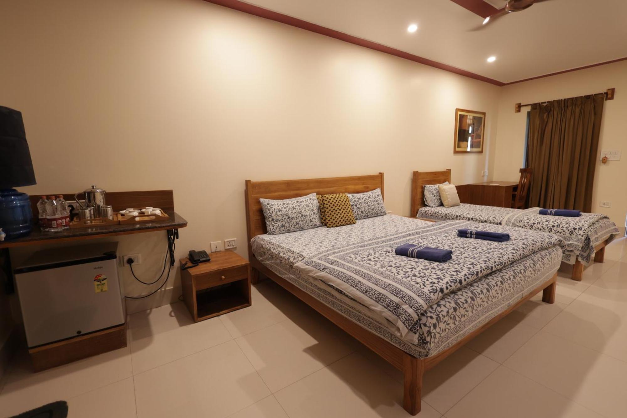 Mvt Guesthouse & Restaurant Vrindavan Ngoại thất bức ảnh
