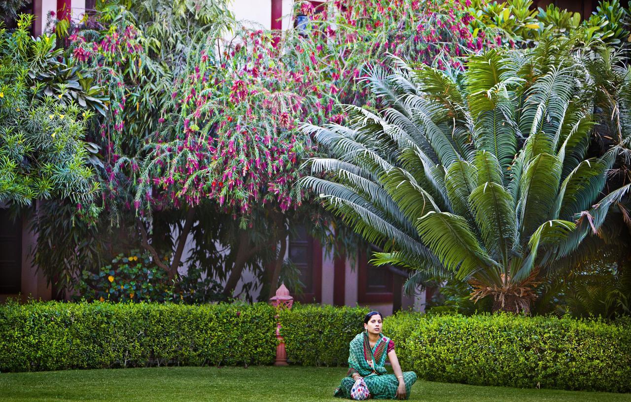Mvt Guesthouse & Restaurant Vrindavan Ngoại thất bức ảnh